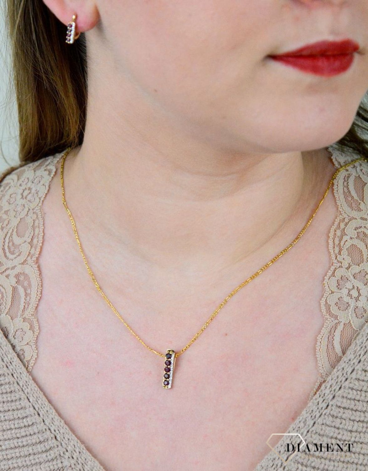 Srebrny łańcuszek pokryty złotem próby 925 Figaro DIA-LAN-4970Z-925 1,5mm. Srebrny łańcuszek Figaro próba 925 w kolorze żółtego złota. Piękne, solidnie wykonane srebrne wyroby z pewnością wzbudzą uznanie i  (1).jpg